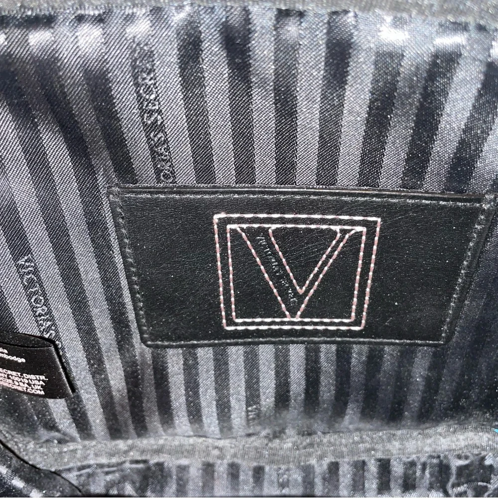 Victoria’s Secret Floral Crossbody Bag Pink Navy Chain Strap - Picture 6 of 7